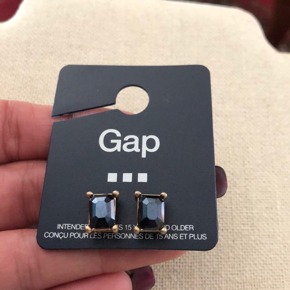 New GAP earrings gold tone - Picture 2 of 4